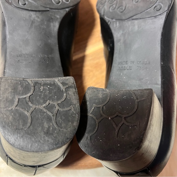 Brighton Women's Classic Black Leather Loafers with Block Heel Size 7.5 - Picture 12 of 12